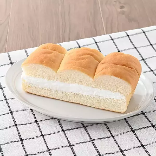 「【ファミリーマート】甘～いパンでひと休み！新作サンド・菓子パン3選「ピザサンド　Kiriアップルフロマージュ」は「Kiri」のクリームチーズを使用したフィリング入り」の画像