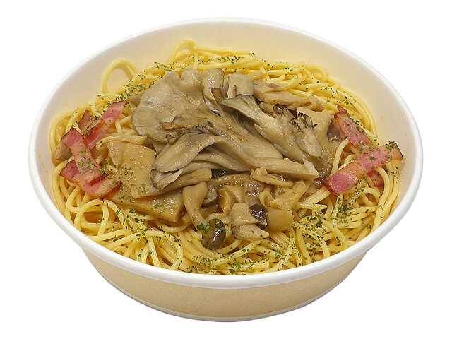【セブン-イレブン】個性豊かなパスタが大集合！セブンの新作パスタ3選「舞茸ときのこの和風パスタ」は3種きのことベーコンの旨みがマッチ