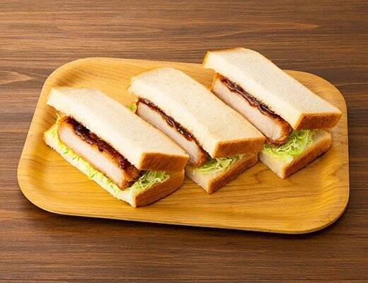 【ローソン】しっかり食べたい方注目！「盛りすぎ！」シリーズ新作3選「盛りすぎ！照焼チキンたまごサンド」はチキンが50%増量中！