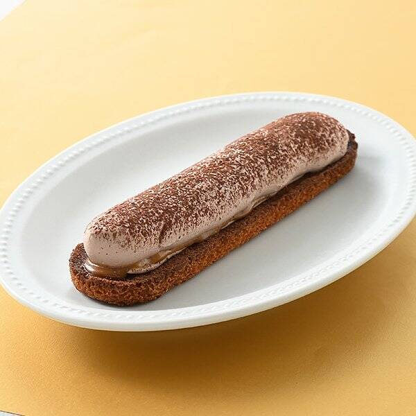 【ファミリーマート】新作はキャラメルフレーバーが充実！ファミマのおすすめスイーツ3選「塩キャラメルソースとショコラムースのタルト」は食べやすいスティックタイプ