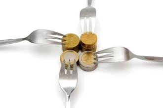 財政赤字は世代間不公平ではない？財政が赤字になる本当の理由とは