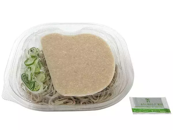 「【セブン-イレブン】山口県・九州地方限定！そば粉の挽き方にもこだわった新作そば3選「一本釣り鰹だし香る石臼挽そば粉のざるそば」はシンプルだからこそ素材が引き立つしなやかなのどごし！」の画像