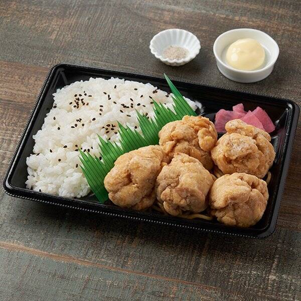 【ファミリーマート】お肉がメイン！新作肉系お弁当3選「【九州】九州醤油仕立ての唐揚弁当」はスパイスとマヨネーズで味変も楽しめる！