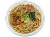 「【セブン-イレブン】がっつり食べたい日に！新作の汁なし麺3選「旨辛醤油だれの肉味噌まぜそば」は醤油ベースの旨辛だれと肉味噌が絡む！」の画像4