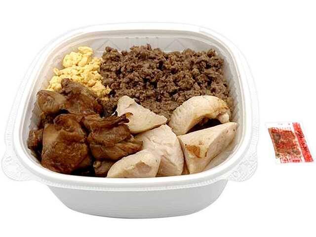 【セブン-イレブン】また食べたくなるボリューム鶏肉弁当新作3選「タルタルソースで食べる　唐揚げ丼」はたっぷりソースがジューシーな唐揚げをひきたてる！