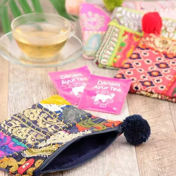 「少量再入荷【カルディ】「カンバディアポーチセット」手刺繍パッチワークが激カワ」の画像