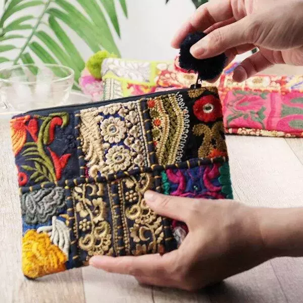 「少量再入荷【カルディ】「カンバディアポーチセット」手刺繍パッチワークが激カワ」の画像