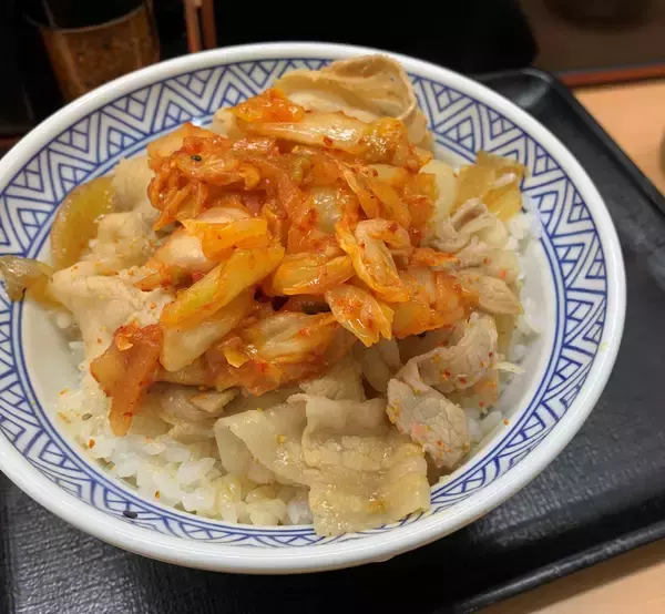 「【吉野家】牛丼・牛焼肉丼・牛カルビ丼「牛のどんぶり３兄弟」写真で食レポ！」の画像