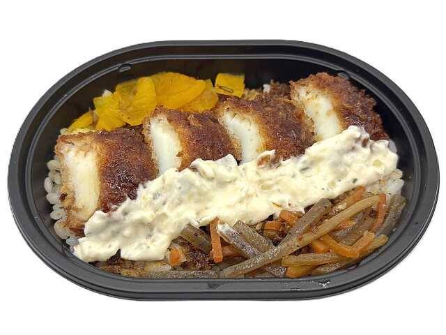 【セブン-イレブン】弁当の主役いろいろ！揚げ物弁当新作3選「イカフライおかか御飯（麦飯）」は食べ応えあるイカフライと麦飯の組合せ！