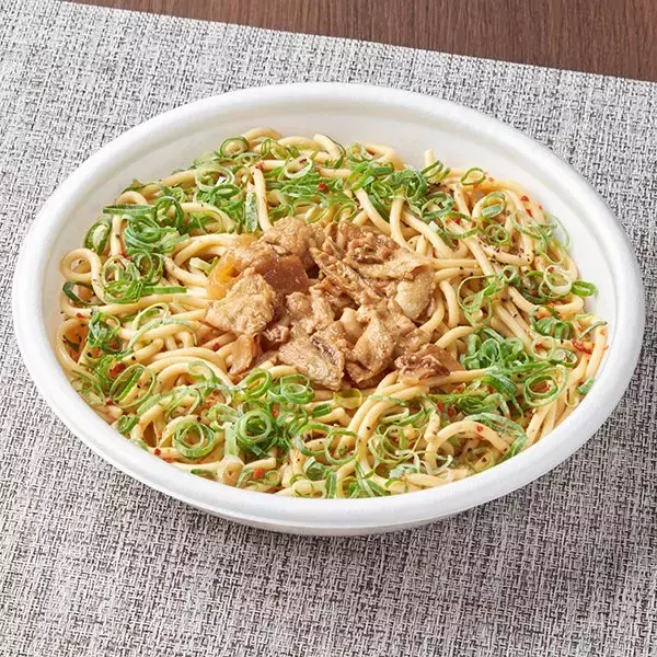 「【ファミリーマート】ファミマの新作パスタ3選「トリュフが香る贅沢　キノコのクリーム生パスタ」は3種のきのこで秋らしさを堪能！」の画像