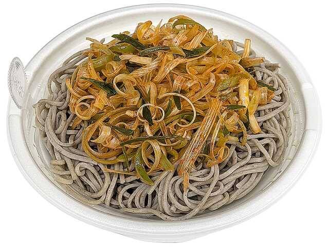 【セブン-イレブン】スタミナ派も素材重視派も楽しめる新作そば3選「肉盛り太麺ラー油そば」は太麺で食べ応え充分！