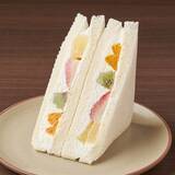 「【ファミリーマート】紅茶と一緒に！ファミマの新作ロール・サンドイッチ3選「いちごフルーツミックスサンド」は4種のフルーツがゴロゴロ！」の画像2