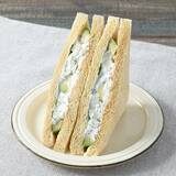 「【ファミリーマート】紅茶と一緒に！ファミマの新作ロール・サンドイッチ3選「いちごフルーツミックスサンド」は4種のフルーツがゴロゴロ！」の画像3