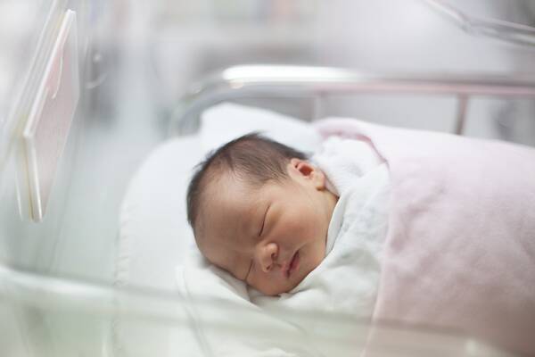 逆子がなおらず外回転術を受けた経験 帝王切開を覚悟していたけれど 19年5月24日 エキサイトニュース