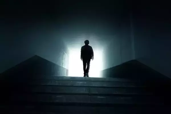 成人した子の行動に親は責任を取るべき？ 息子殺害や拳銃強奪犯の親辞任に思うこと