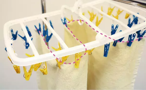 「部屋干し特有の「生乾きのニオイ」はこれで防げる！ 梅雨時も快適に過ごすコツ」の画像