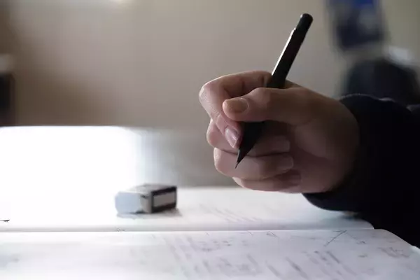 危険が潜む夕暮れ！塾で帰りが遅くなるこどもの安全を確保するために