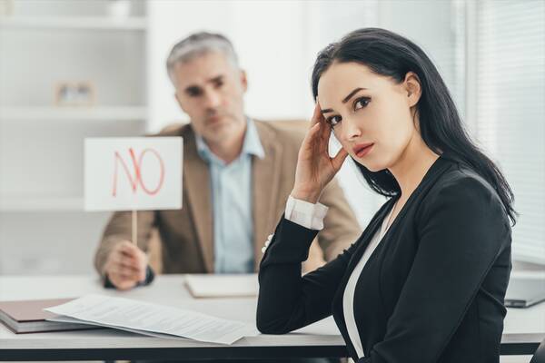 なぜ上から目線 若い女性を見下す中年男の理不尽 19年11月13日 エキサイトニュース