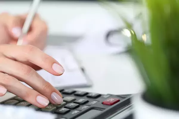 証券、銀行、保険会社で働く3人の家計簿を公開。家計管理の特徴は？