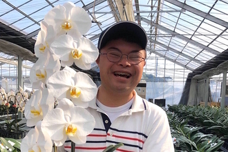 ”どこから買っても同じ”胡蝶蘭ビジネスを差別化できた「障害者雇用・社会貢献」のストーリー