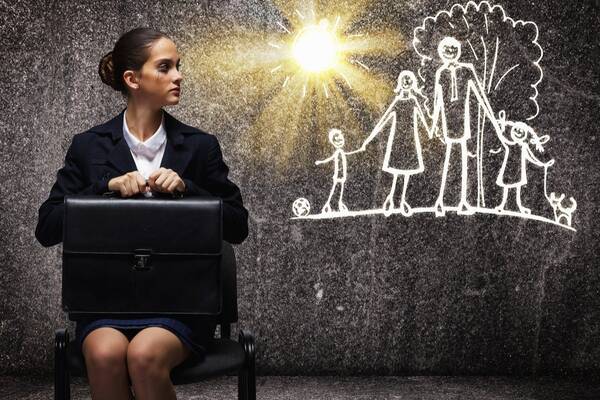 定年まで正社員で働き続けたら2億円u2048女性が稼げる生涯年収はどれくらい 