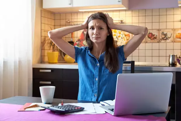 子どものための貯蓄がひと段落する40代「やっておけばよかった」後悔したこと　