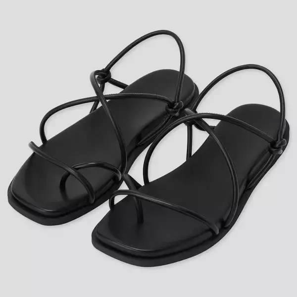 「履き心地ふわふわ【ユニクロ】「もっちりサンダル」疲れにくい新作3選」の画像