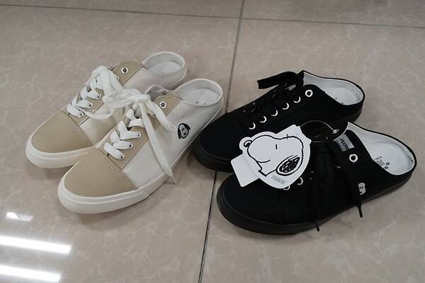 するっと履ける しまむら スヌーピーミュールスニーカー 刺繍が可愛い 21年7月9日 エキサイトニュース