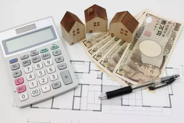 【住宅ローン】フラット35利用者の世帯年収、頭金、月の返済額はどのくらい？