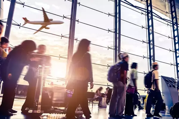 決断が遅い？ 日本企業の海外危機管理、駐在員の安全をどう守るか