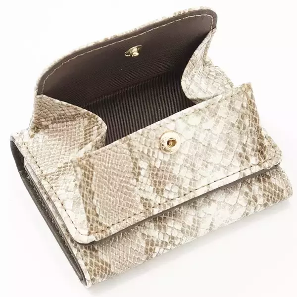 「プチプラのあや新作【しまむら】ファンの声に応えた「三つ折り財布」」の画像