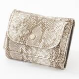 「プチプラのあや新作【しまむら】ファンの声に応えた「三つ折り財布」」の画像2