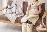 「スヌーピーの刺繍が可愛すぎ【西川新作】「イエナカあったかグッズ」光熱費の節約にも」の画像1