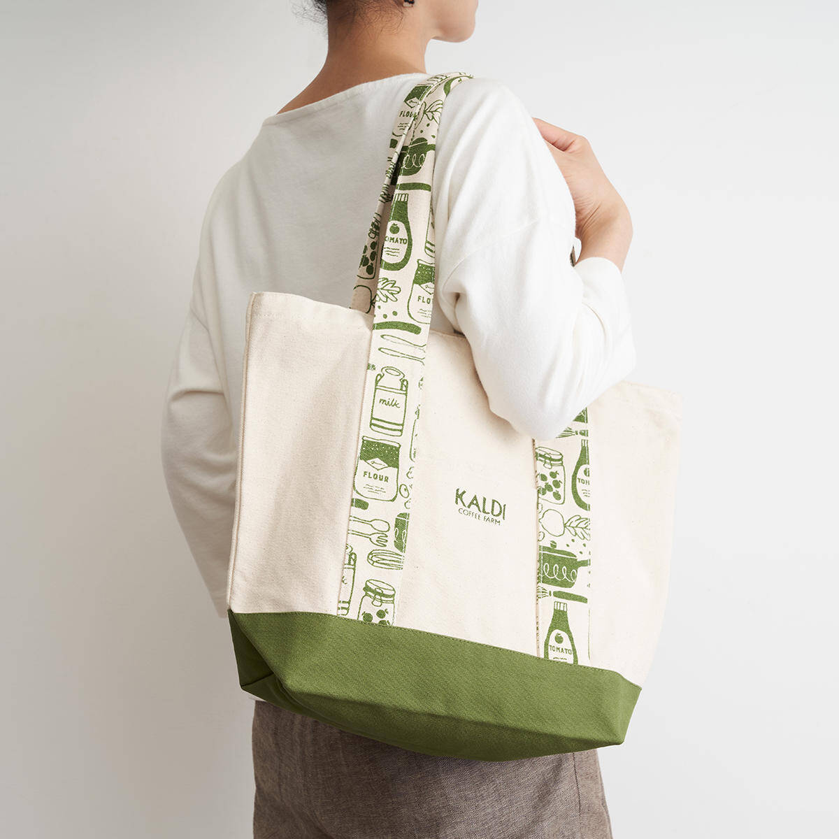 予約はじまったよ〜【カルディ】「食品福袋2022」バッグなどお得な19点