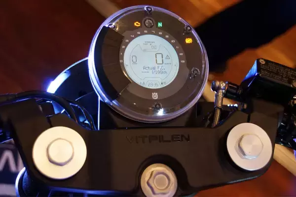 「北欧ハスクバーナが斬新でユニークなバイクを発表」の画像