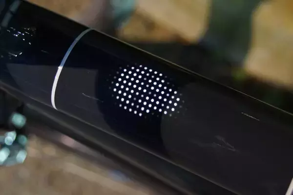 「オランダ発！ 前輪にモーターを内蔵するスマート自転車を試乗してみた」の画像