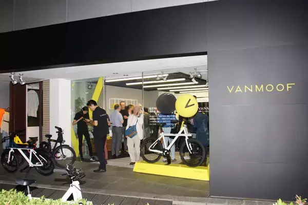 「オランダ発！ 前輪にモーターを内蔵するスマート自転車を試乗してみた」の画像