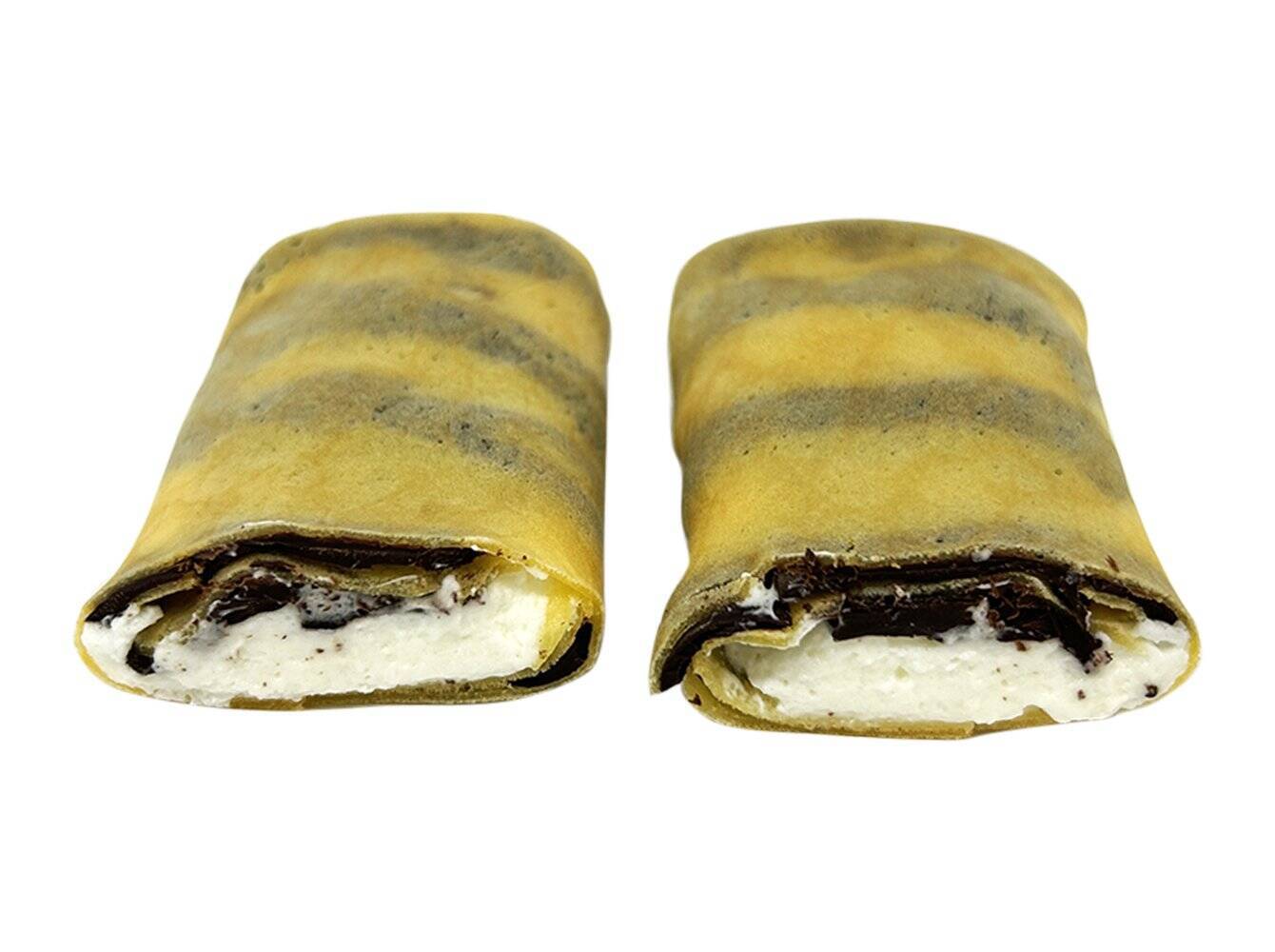 【セブン-イレブン】自分へのご褒美！新作スイーツ3選「苺クリームのロールケーキ熊本県産苺使用」は熊本産の苺が練りこまれたクリームとふわふわ生地がよく合う