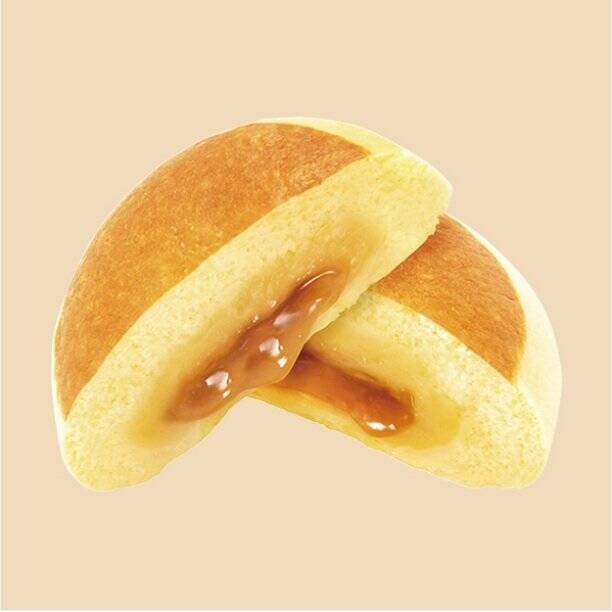 【ファミリーマート】甘党必見！手軽に本格スイーツ新作3選「森永製菓監修　バター香るホットケーキまん」は香り豊かなバターとシロップの相性がたまらない！
