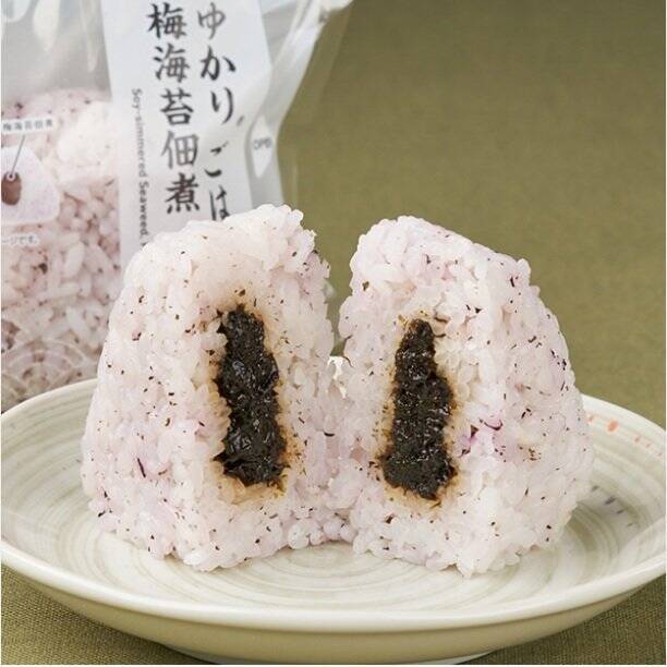 【ファミリーマート】和風も！韓国風も！新作おにぎり3選「【北陸】とろろ昆布おむすび　ゆかり®ごはん」はふわふわとろろ昆布がとろけ混ざあう絶品おむすび