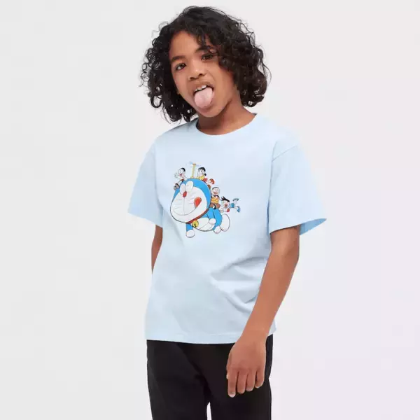 「キッズ向け「ドラえもんUT」が500円！ 【ユニクロ】でセール中！ 子どもはもちろん女性も着られる！」の画像