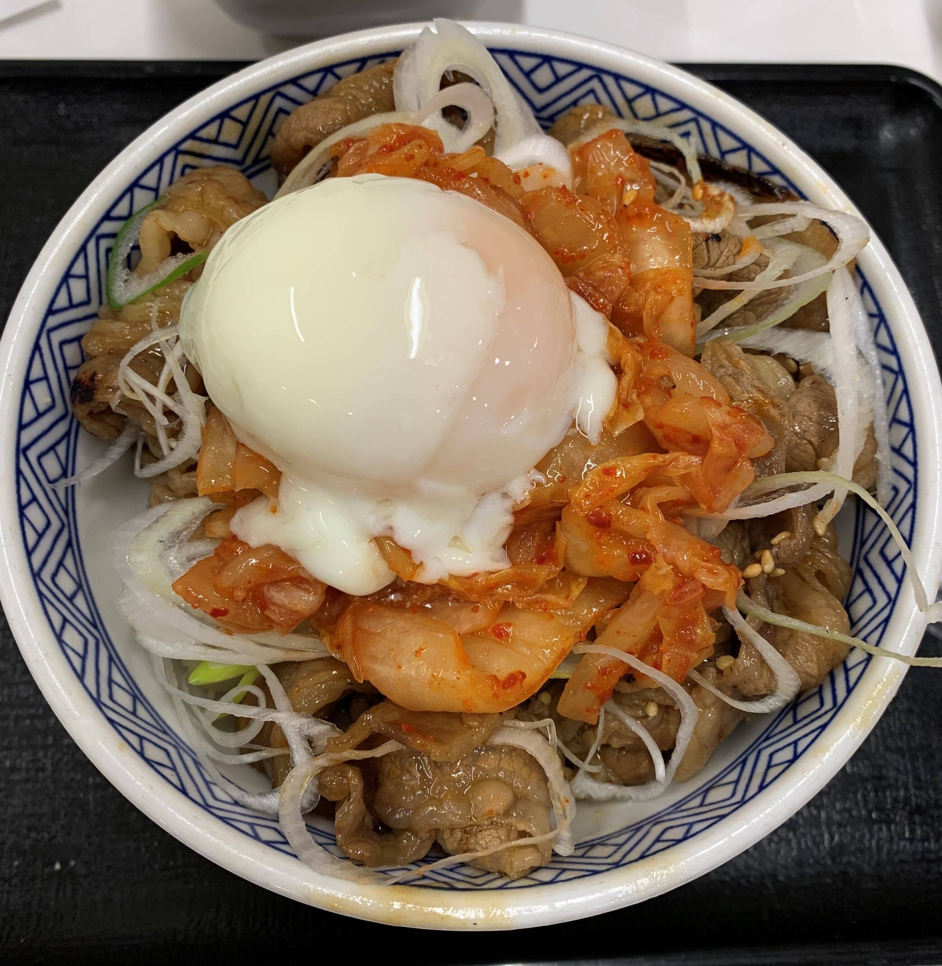 【吉野家】カルビ丼を徹底解説。おススメ食べ方3選＆牛丼との比較も