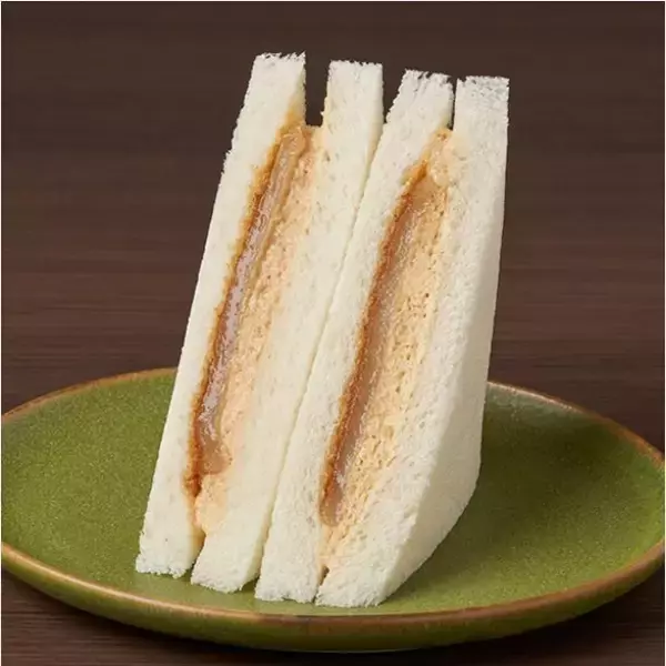 「【ファミリーマート】おやつにも軽食にも小腹と心が満たされる菓子パン類新作3選「きな粉餅風サンド」は異色サンドでクセになる！」の画像