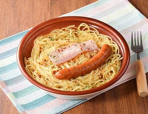 【ローソン】量や素材にこだわった新作めん類3選「こだわりおだしの生パスタ　あさりと九条ねぎ」は生パスタとだしがほどよく絡む、針しょうががアクセントをきかせた和風パスタ