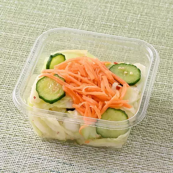 「【ファミリーマート】さっぱり食べたい日に！新作の野菜惣菜3選「冷やし胡瓜一本漬　梅しそ風味」はワンハンドで手軽に食べられる」の画像