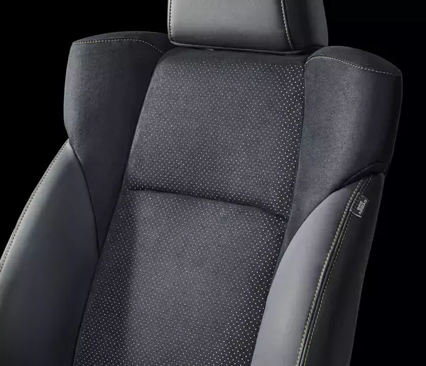 「【アルファード】トヨタの人気車種、「ゴールド」特徴の新型が来週発売！気になる画像や価格は」の画像