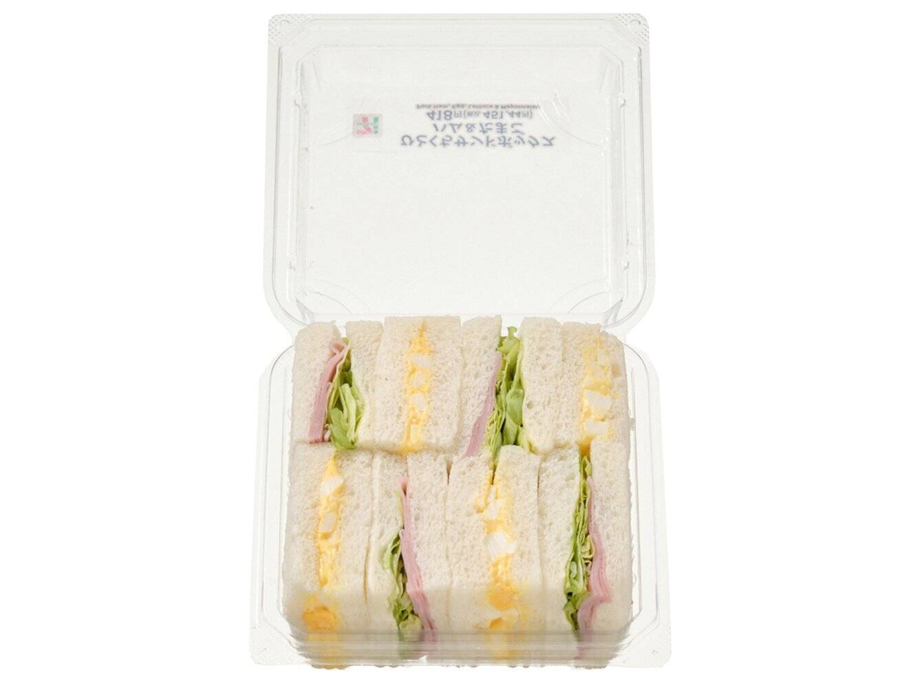 【セブン-イレブン】忙しい年末はワンハンドで！満足感いっぱいの総菜パン新作3選「群馬県産豚肉使用　黒いカレーパン」は素材にこだわったインパクトな黒パン！