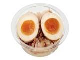「【セブン-イレブン】食欲が落ちがちな季節に！新作のサラダ3選「煮卵とだし香る和風ポテトサラダ」は1個分の煮卵がのって出汁の風味が豊か！」の画像2