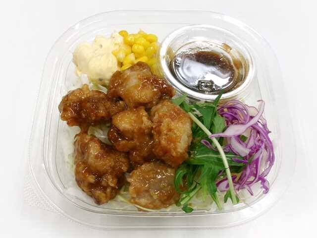 【セブン-イレブン】食欲が落ちがちな季節に！新作のサラダ3選「煮卵とだし香る和風ポテトサラダ」は1個分の煮卵がのって出汁の風味が豊か！