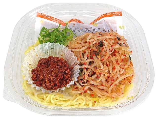 【セブン-イレブン】夏バテ対策にも！新作のご当地発祥辛い麺類3選「冷し旨辛台湾ラーメン」は名古屋めしを冷たく味わえる